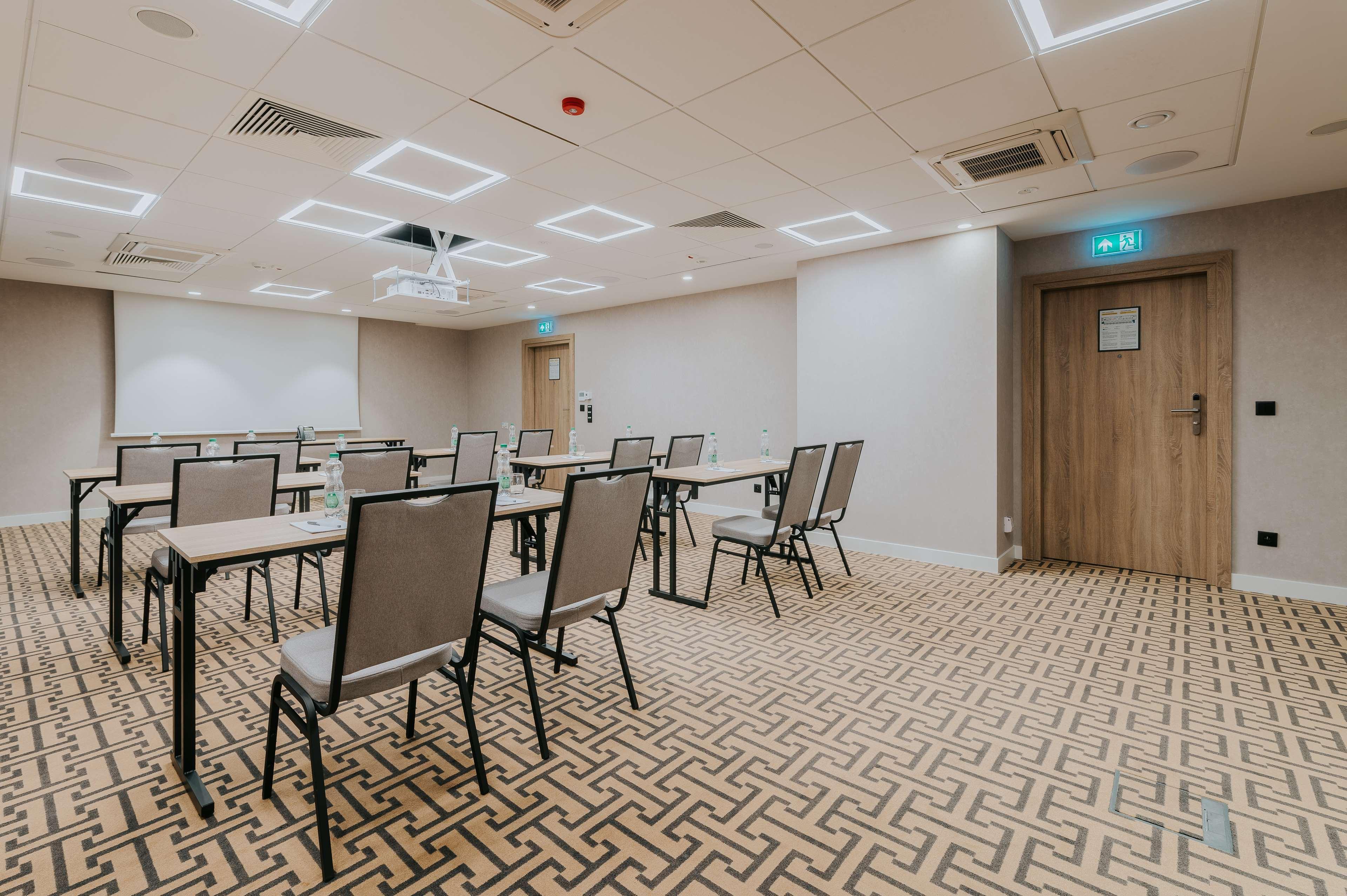 Hampton By Hilton Reduta