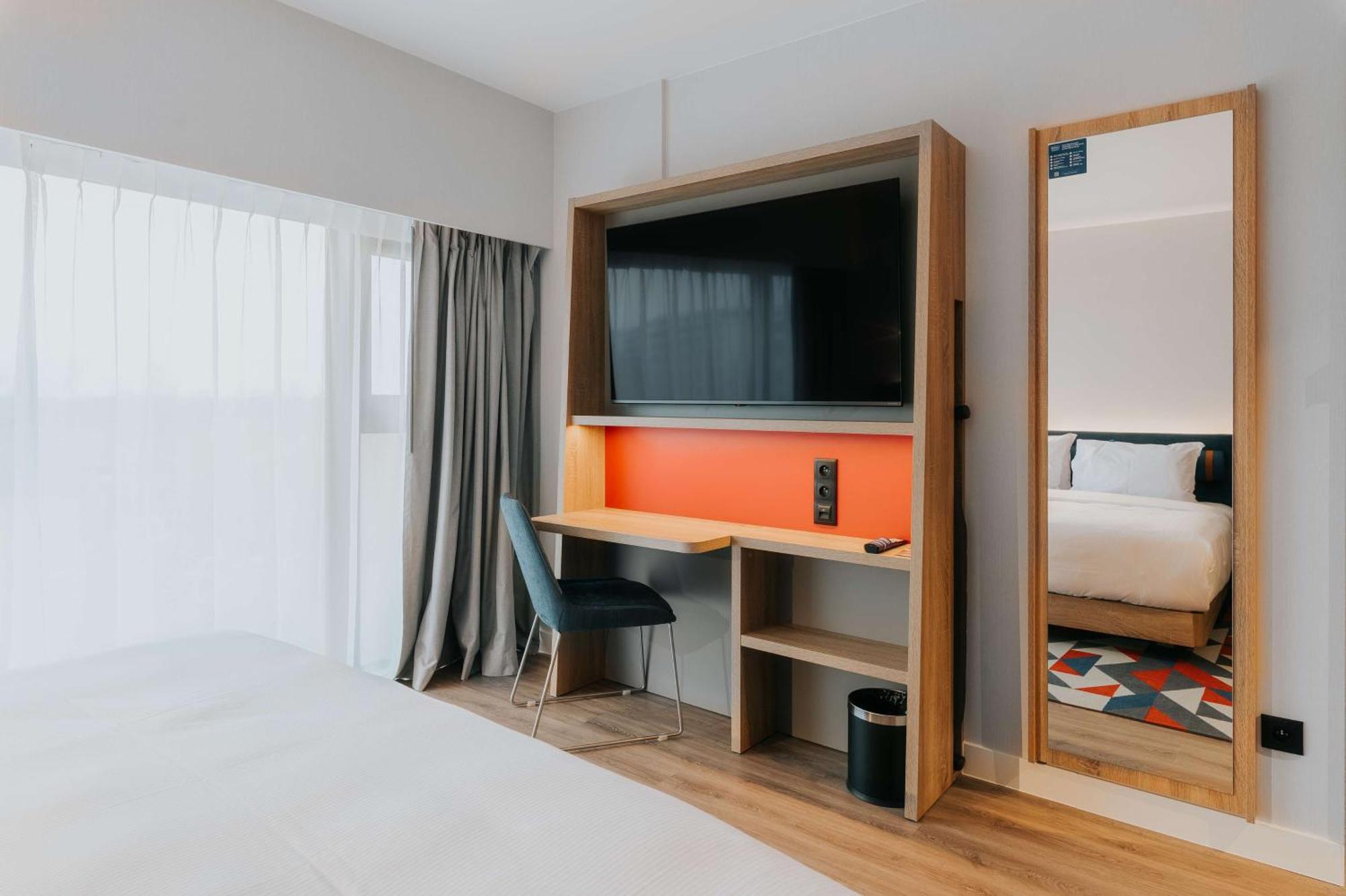 Hampton By Hilton Reduta Готель 3*