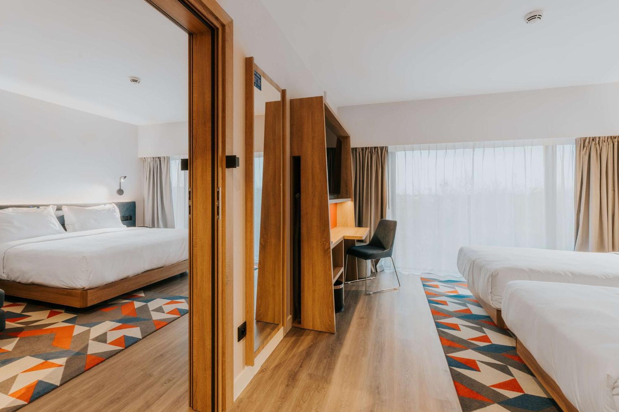 Готель Hampton By Hilton Reduta Варшава