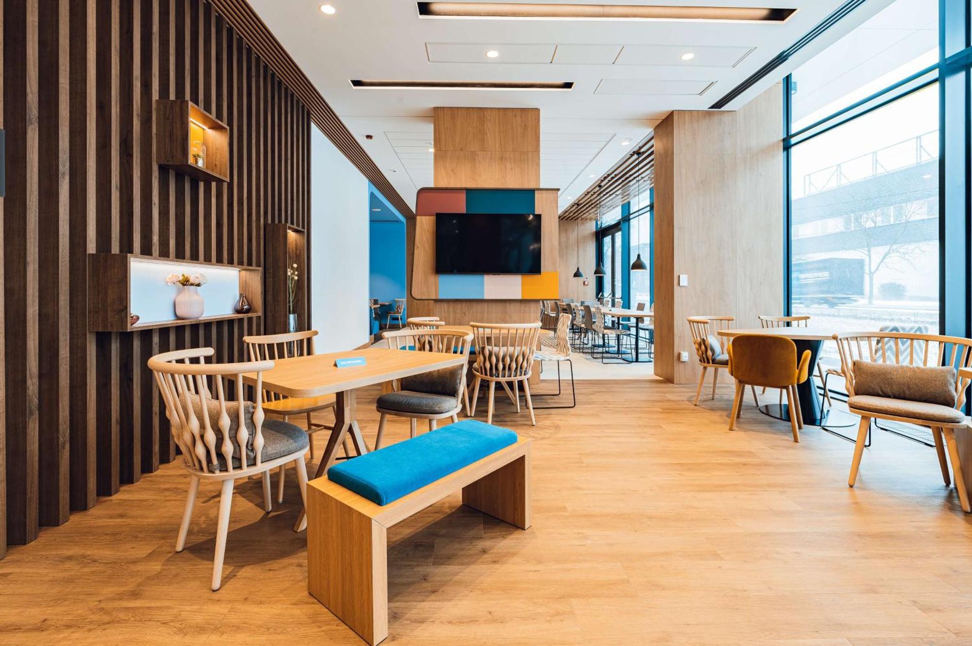 Готель Hampton By Hilton Reduta 3*