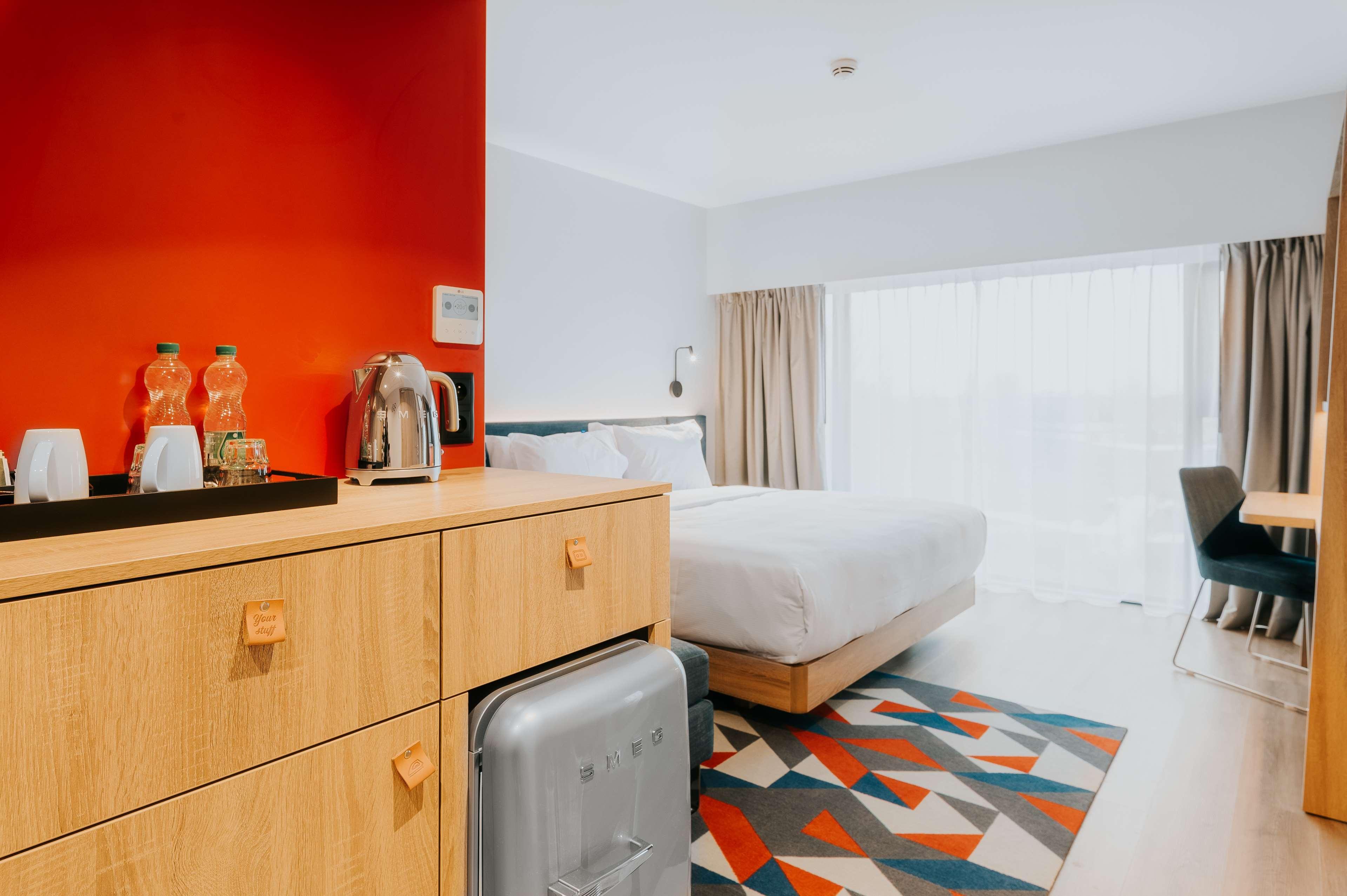 Готель Hampton By Hilton Reduta 3*