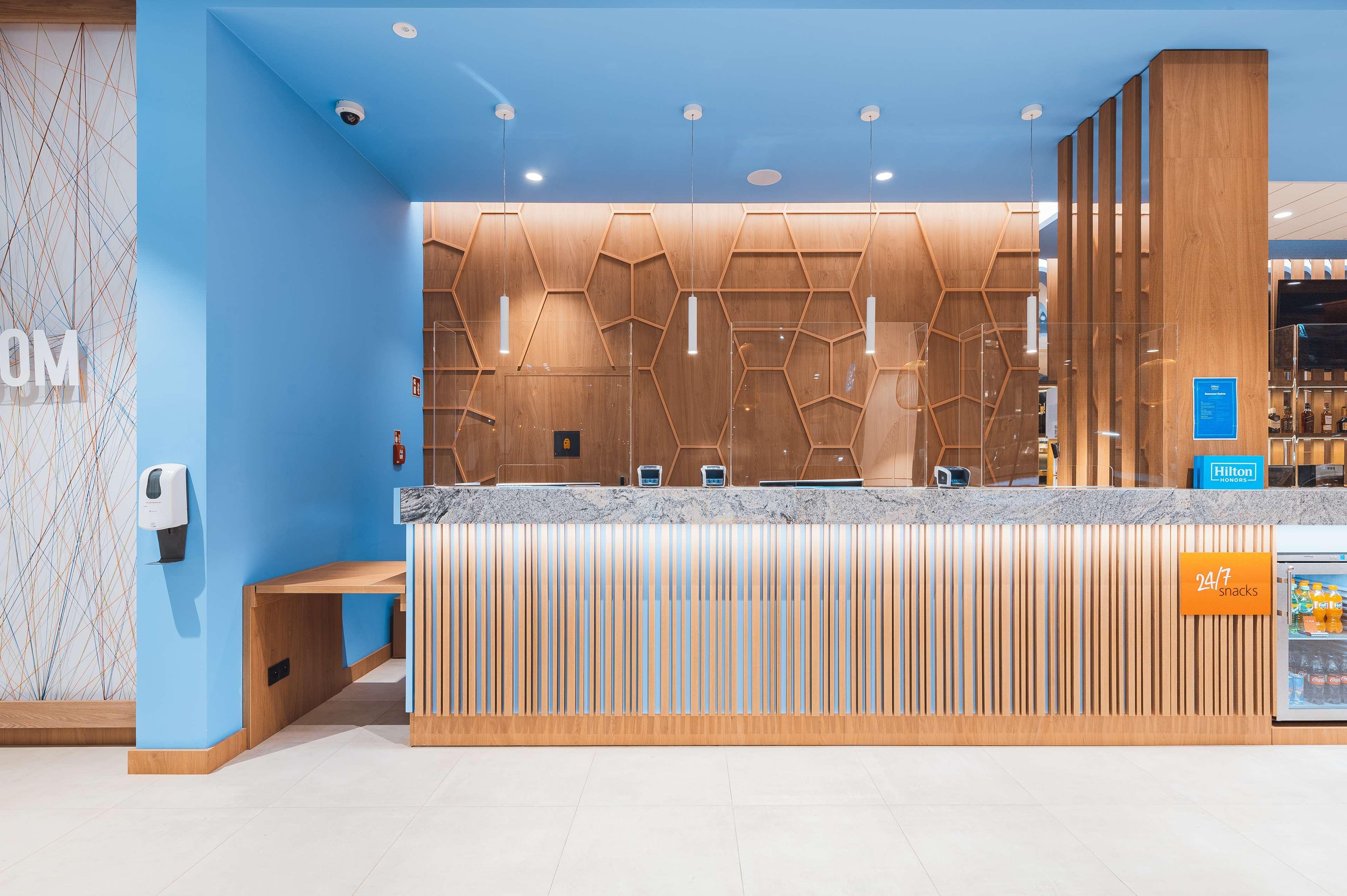 Hampton By Hilton Reduta Готель 3*