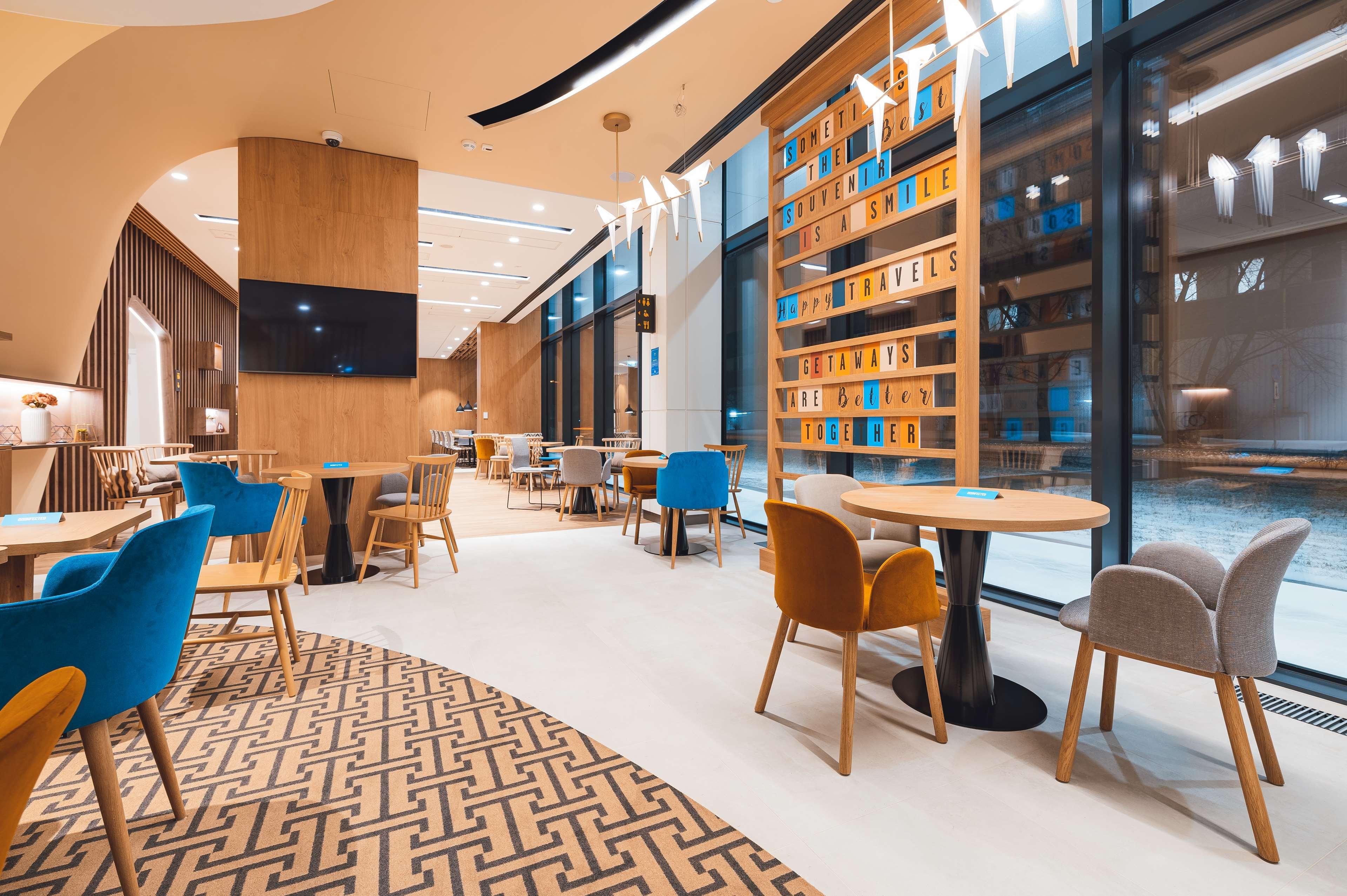 Hampton By Hilton Reduta Готель 3*