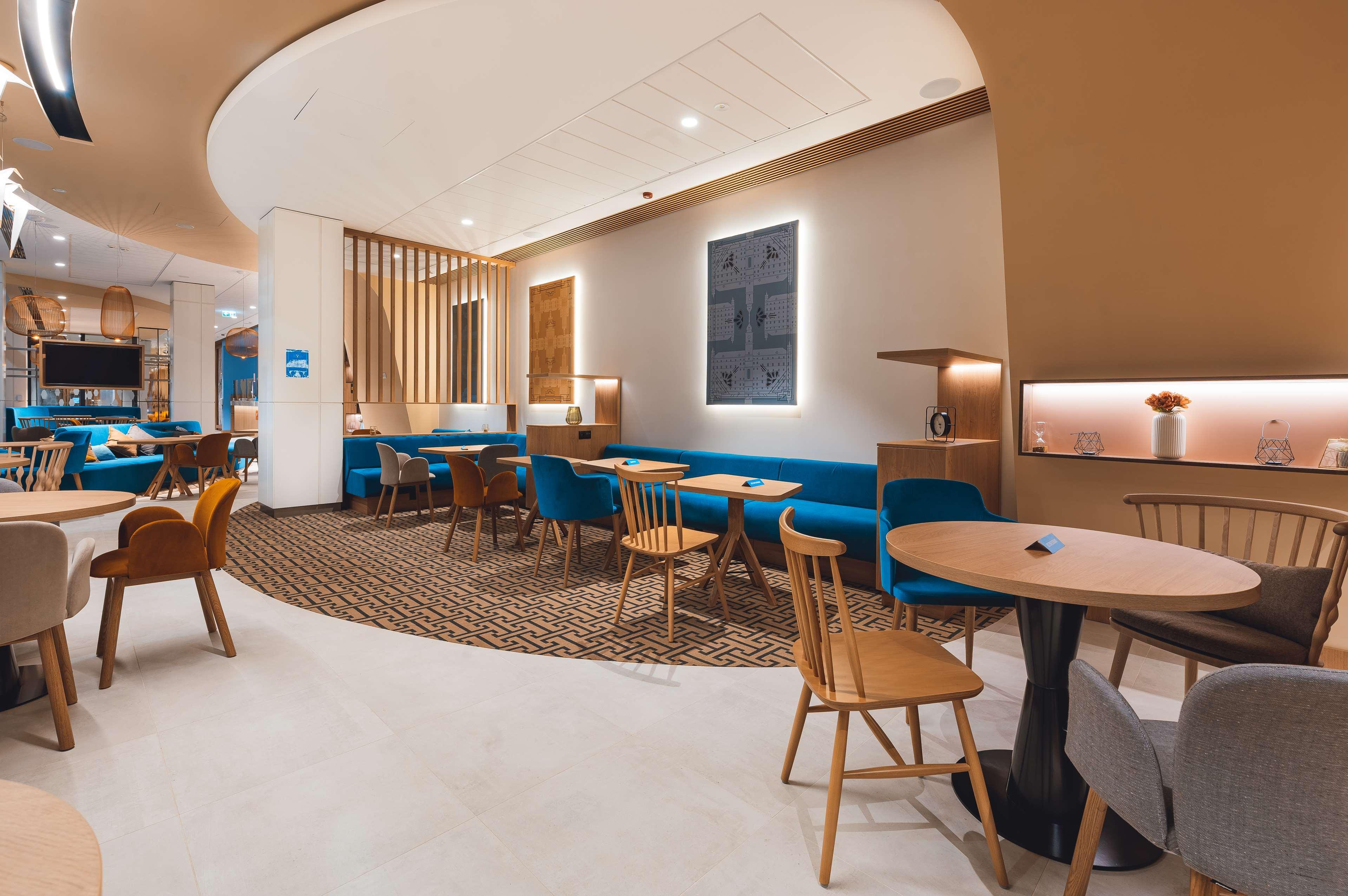 Готель Hampton By Hilton Reduta