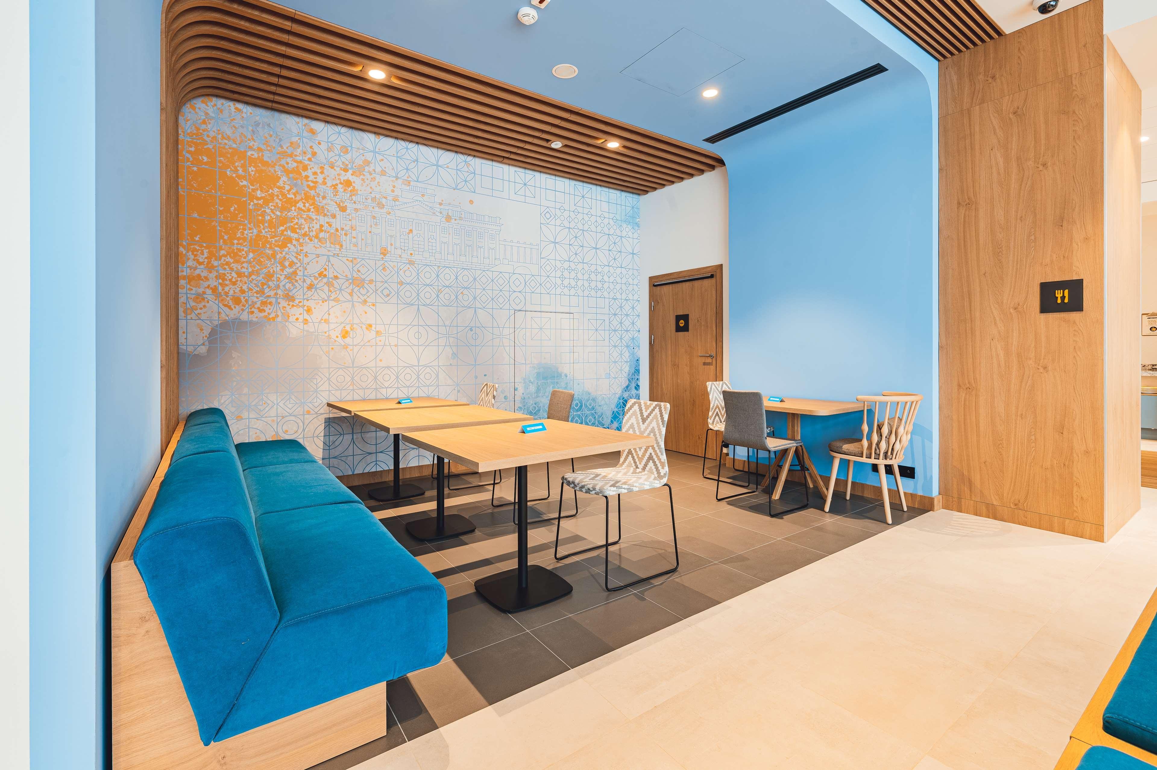 Готель Hampton By Hilton Reduta Варшава